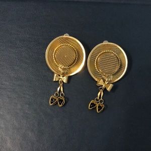 Hat bonnet goldtone fashion earrings